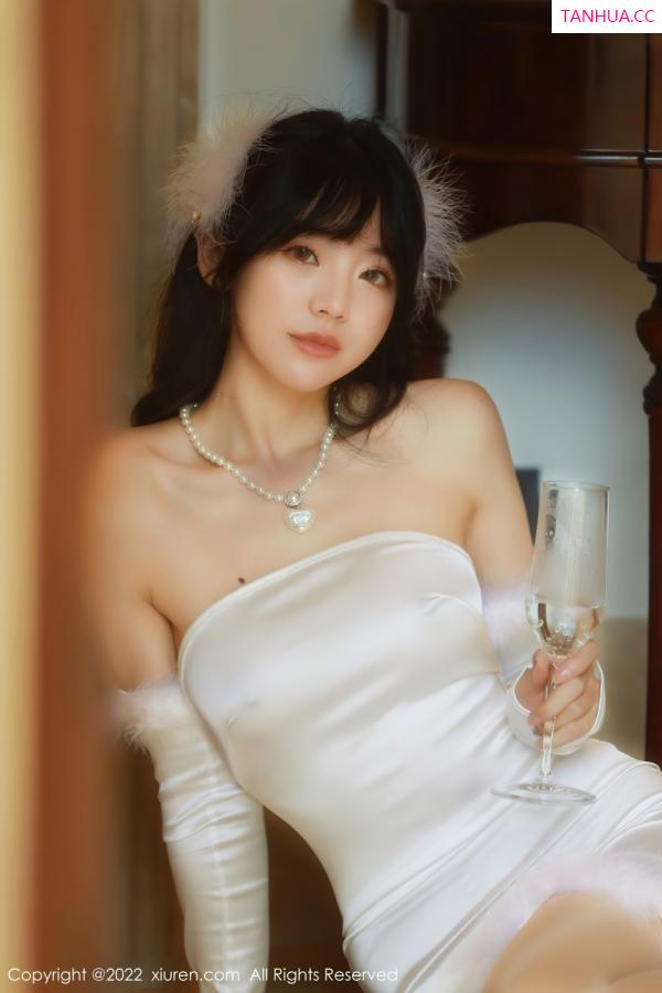 佘贝拉  [XiuRen]高清写真图 2022.02.28 No.4645 佘贝拉bella第37张图片